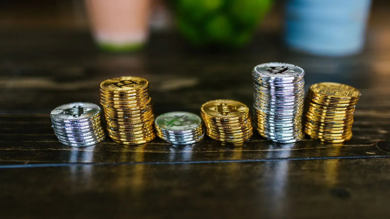 Crypto Arbitrage: Types, a Worked Example and the Risks