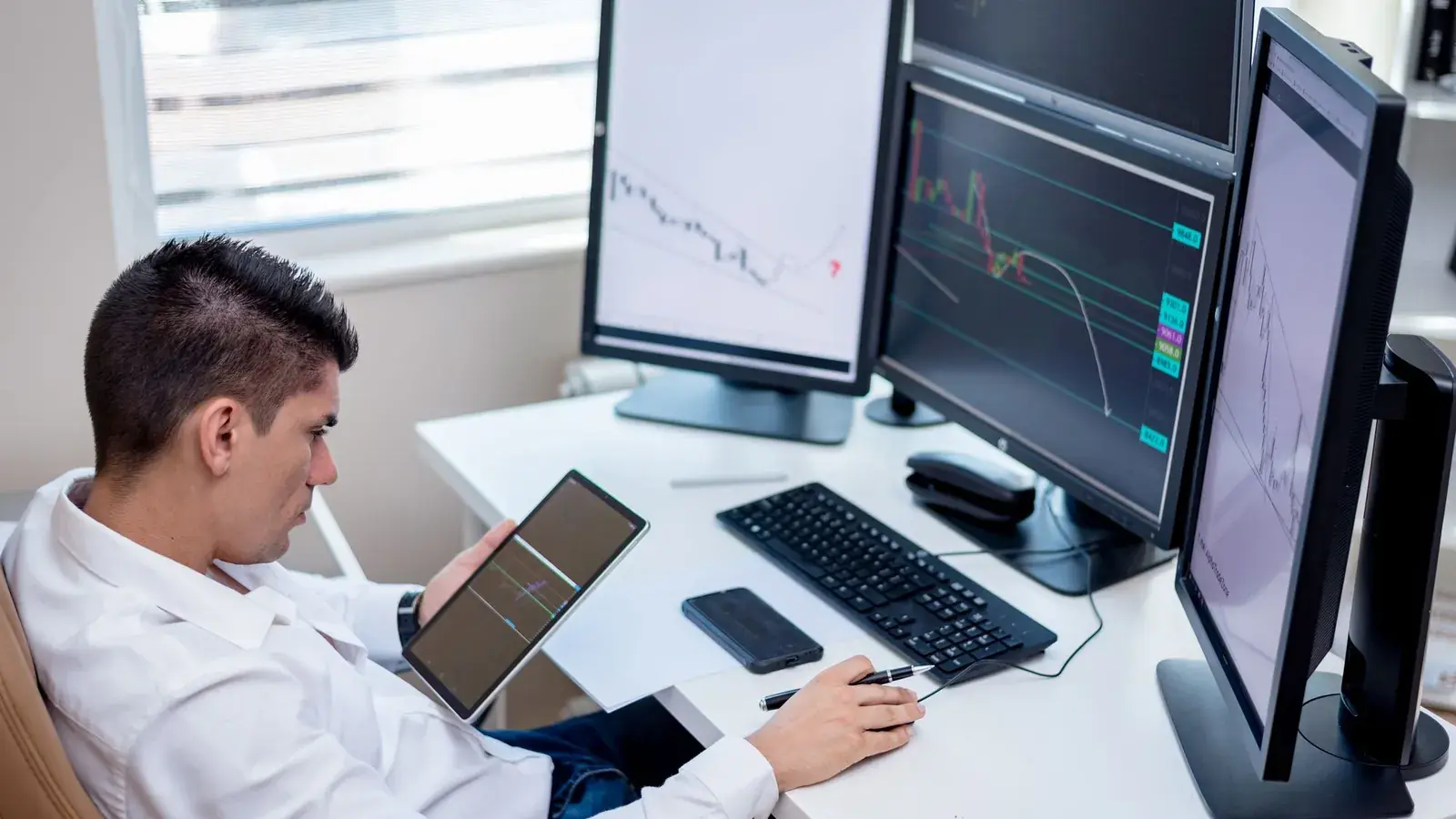 How to Become a Trader: A Realistic Path From Zero