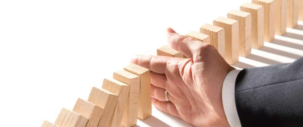 How To Manage Financial Risk For Businesses - 4 Types