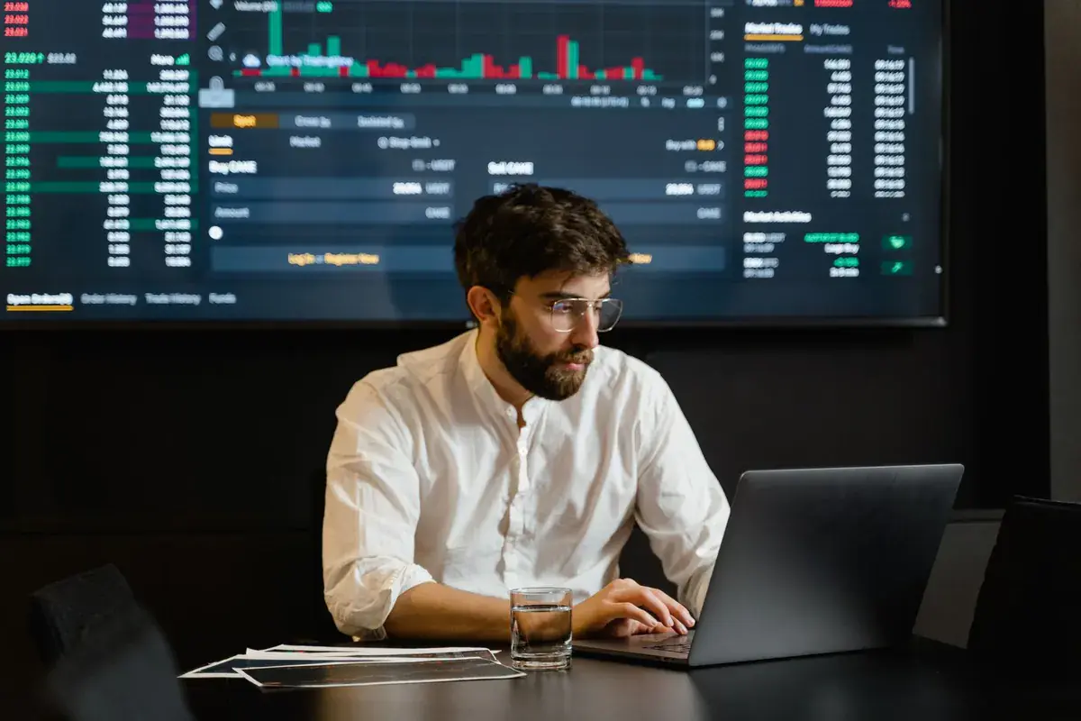 What Is DXtrade? The Prop Firm Trading Platform Explained