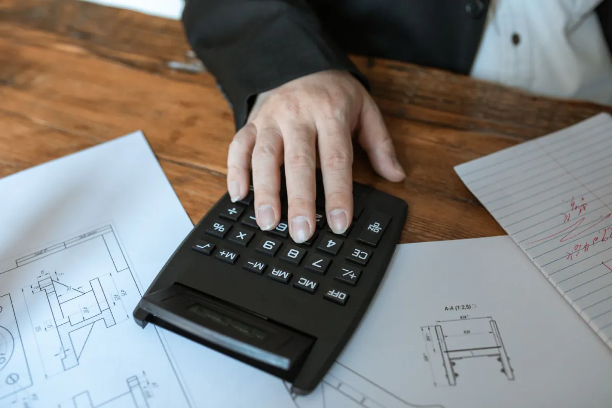 A forex position sizing calculation on a trading screen