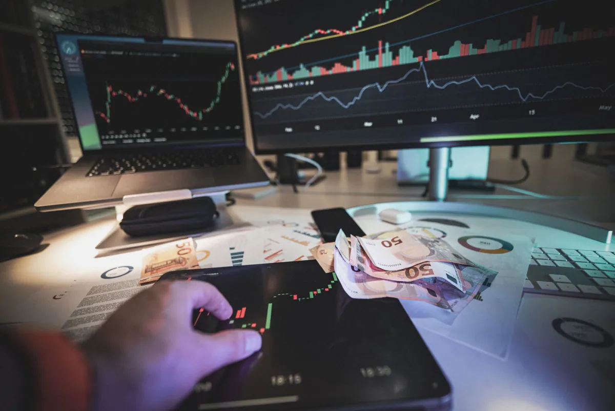 A forex quote showing bid, ask, and spread on a trading platform